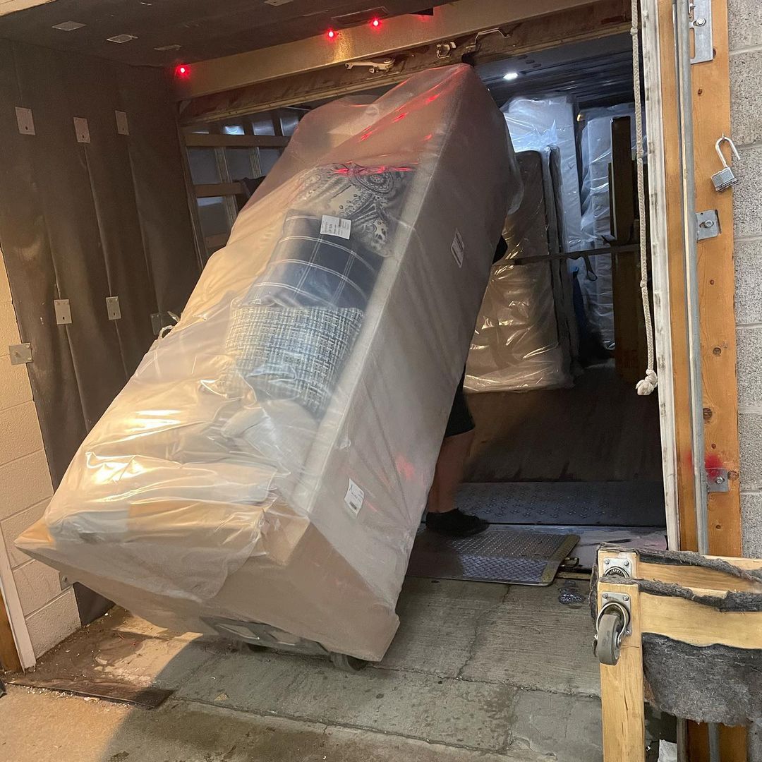 Trustworthy Furniture Movers in Brookfield, OH